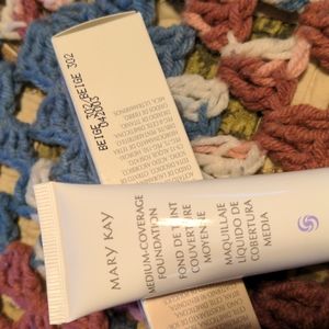 Mary Kay medium-coverage foundation beige 302, 1floz